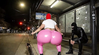 Humungous Donk Lady in Taut Pinkish Stretch pants Gets Gazed at in Public