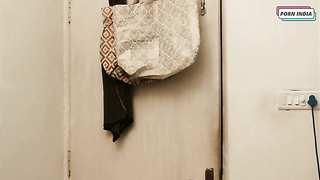 Desi Molten Bhabhi Romantic Hook-up With Stranger
