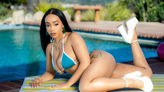 Pool Stud Gets Mud on Ebony Queen