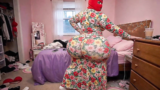 Ample Booty Dame in Floral Sundress Dirty dancing Invitingly for Her Secret Paramour