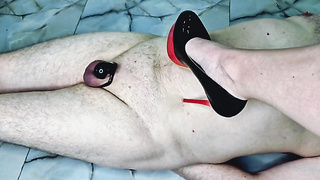 Marionette under my high-heeled slippers! Boot fetish, heel fetish. Sausages and scrapes of the gimp's assets with stilettos.