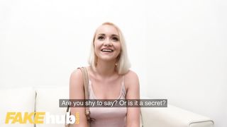 Faux Agent Desk nail for small ash-blonde Marilyn Sugar