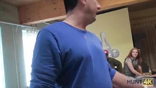 HUNT4K. Hunter cherche du sexe genial pour de largent au bowling