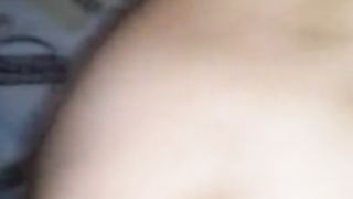 Жестко трахнул малолетку и довел до оргазма