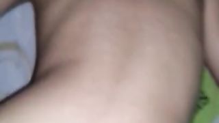 Жестко трахнул малолетку и довел до оргазма