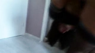 Молодой отлизывает большую зрелую задницу в латексе (русское домашнее)