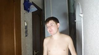 Трахни меня на столе также жестко, как разорвал мои колготки