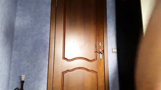 Молодой пасынок развел мачеху на минет в отсутствии отца