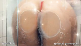 Beautiful Latina Lathering up her Red-Hot Wonderful Figure in the Shower Douche - DEEP THROAT