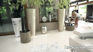 Vyvan Hill - Ample Breasted Light-Haired Honey HUMPED