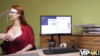 VIP4K. Agent schraubt die vollbusige Rothaarige Isabella Lui