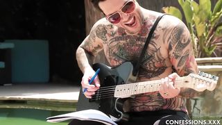 Huge Melon Dark-Haired Masseur Enjoys Rubbin' Rockstar Pipe With Her Cunny