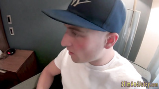 Culo wiggling light-haired teenage gets lubricated up