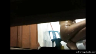 Egyptian Mommy washing her coochie