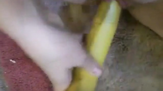 stunning kleine macht es sich mit banane