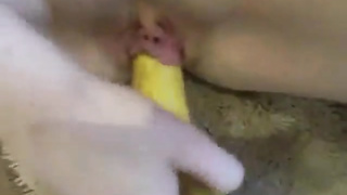 stunning kleine macht es sich mit banane