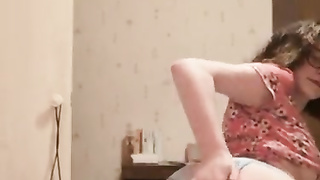 Моё первое видео, показываю сиськи)