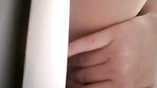 Holding jacking peeing