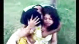 BANGLADESH super-bitch in park wid a gang of fellows