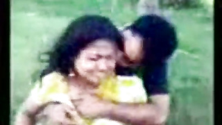 BANGLADESH super-bitch in park wid a gang of fellows