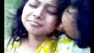 BANGLADESH super-bitch in park wid a gang of fellows