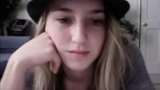 18Yo first-ever time web cam demonstrates lil cunt and frigging