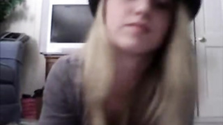 18Yo first-ever time web cam demonstrates lil cunt and frigging