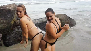Me and my hottest pal went to spend the weekend at the beach and we got caught !!! Paty Ass - Stunner Pixie