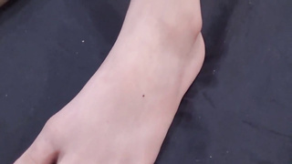 Melody munches her brutha's jizz from Sissi's beautiful soles