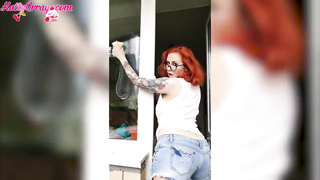 Fabulous Stunner in a Humid T-T-Shirt Washes Windows - Homemade