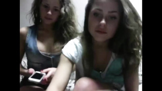2 Teenagers Getting Off Web Cam