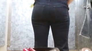 Kayci Kitty Dressing Guest Room Squeak Demonstrate