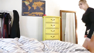 Platinum-Blonde cougar deep throating until jizm in jaws