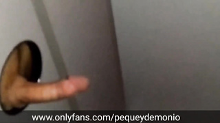 GLORYHOLE. I FAP A FELLOW CATAPULTING MY FRIGS UP HIS BOOTIE