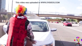 Gibby The Clown Plumbs Tastey Tee On Atlanta’s Most In Demand Highway