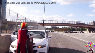 Gibby The Clown Plumbs Tastey Tee On Atlanta’s Most In Demand Highway