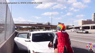 Gibby The Clown Plumbs Tastey Tee On Atlanta’s Most In Demand Highway