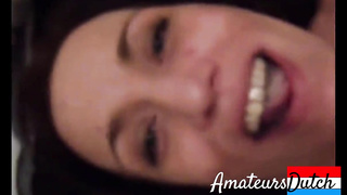 Nederlandse Fledgling COUGAR wordt anaal geneukt terwijl ze geil in de camera kijkt (Nederlands gesproken POINT OF VIEW!)