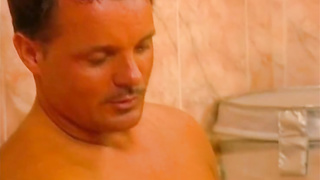 La nonna si fa' inculare dal nipote - Grandma gets' booty drilled by his cousin