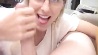 Loira de óculos falou que não ia chupar até ele gozar