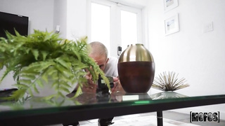 Astounding dark-haired is about to have casual hook-up with Johnny Glimpses instead of completing her yoga routine