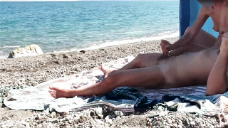 Duo deep-throating banging on a public beach with people near - MissCreamy