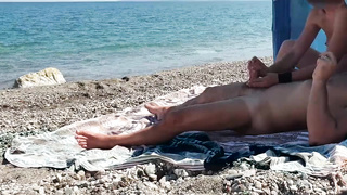 Duo deep-throating banging on a public beach with people near - MissCreamy