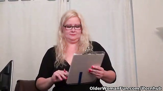 Yankee ash-blonde bbw, Faps enjoys to use a meaty, dark-hued fuck stick, even while at work