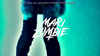 I´M A CYBORG Mari Zombie roleplay a robot