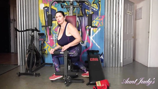 Gigantic boobed nymph, Josephine is wanking in the gym, instead of doing her exercise routine