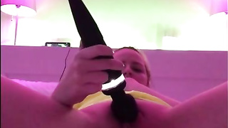 Ryann XoXo is oftentimes jerking with a wand, in front of the web camera, because it senses supreme