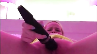 Ryann XoXo is oftentimes jerking with a wand, in front of the web camera, because it senses supreme
