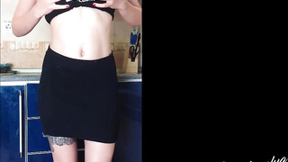 Rosy haired girl is demonstrating her arse in front of the camera, before milking like insane