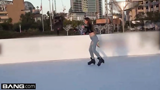 Jessie Wylde is showing her man sausage deepthroating routine for free-for-all and luving while getting torn up